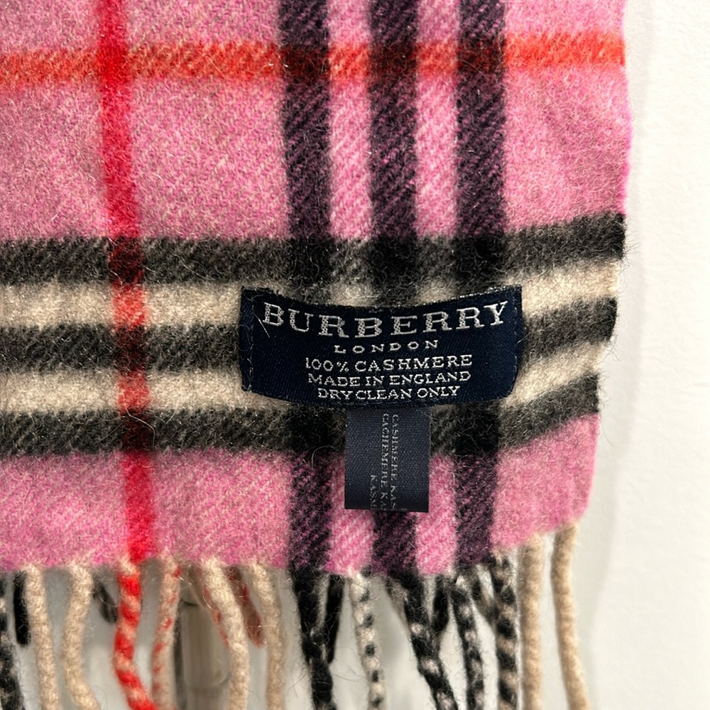 100% Authentic Burberry London Cashmere - Picture 3 of 4